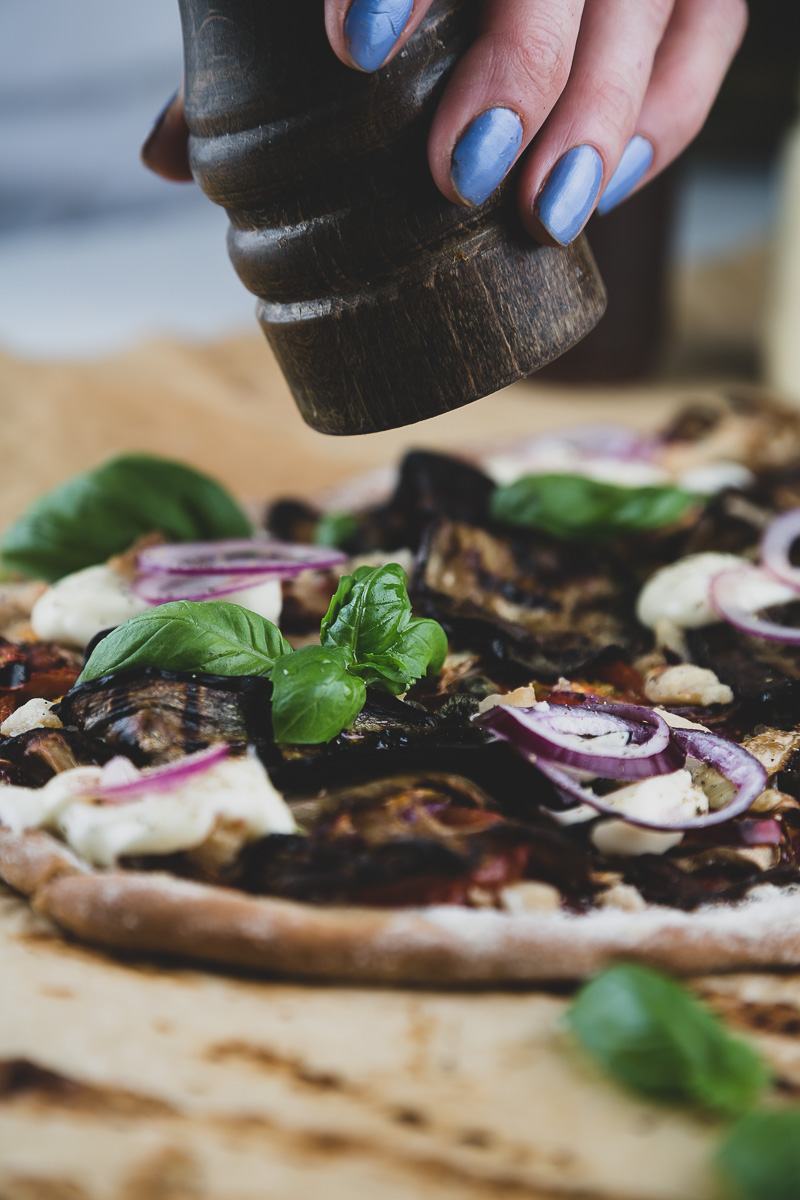 rustic vegan eggplant pizza with fresh basil | sultryvegan.com