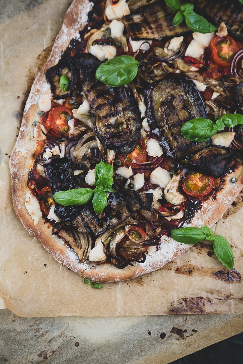 rustic vegan eggplant pizza with fresh basil | sultryvegan.com